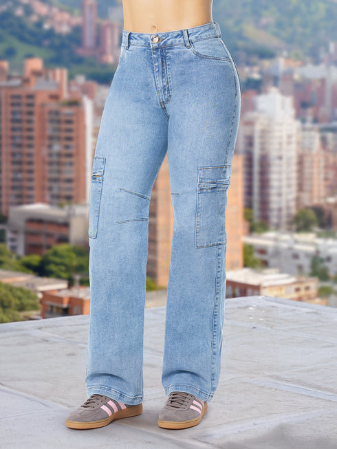 Jean Cargo Doble Bolsillo Desgastado Azul Claro Colombiano para Mujer – Ref. J60420